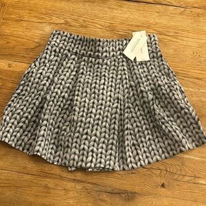 Banana Republic “faux cable knit” skort- sz‎ 00P